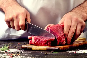 Maso: 7 geniálních triků šéfkuchařů. Učí se jen v těch nejlepších kurzech vaření