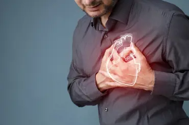 5 varovných signálů těla, že vaše srdce volá o pomoc. Je to důležité poznat včas