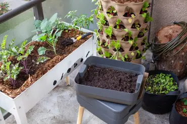 Kompost můžete mít i v paneláku: Takto se jeho zápachu bát nemusíte
