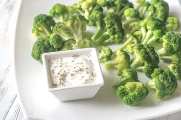 Brokolice je zdravá, chutná, ale při vaření zapáchá: S nepříjemným odérem vám pomůže chléb