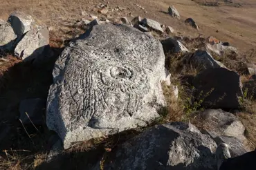 Záhadné staré skalní mapy v Arménii: Jsou dokonalé, vědci to nechápou