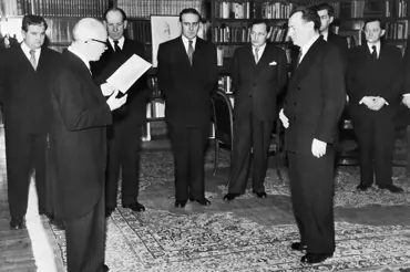 Únor 1948: Nevydařená demise a cesta k monopolu moci