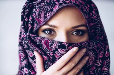 Jak se má muslim chovat k ženě: Krutá příručka ISIS pobouřila civilizovaný svět
