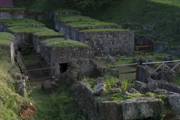 V Itálii našli záhadné podzemní pyramidy spojené tunely. Jejich účel není znám