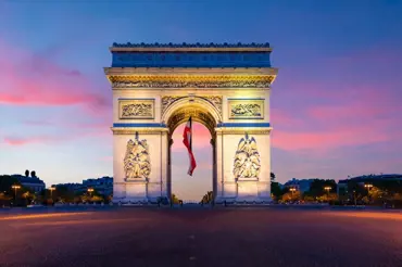 Francouzi připravovali monumentální maketu Paříže, aby zmátli Němce