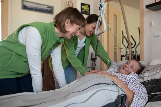 Domácí hospicová péče: Milosrdná lež nemusí být milosrdná