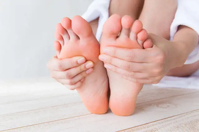 Proč by si lidé nad padesát měli kontrolovat palce na nohou. Radí čínský mistr