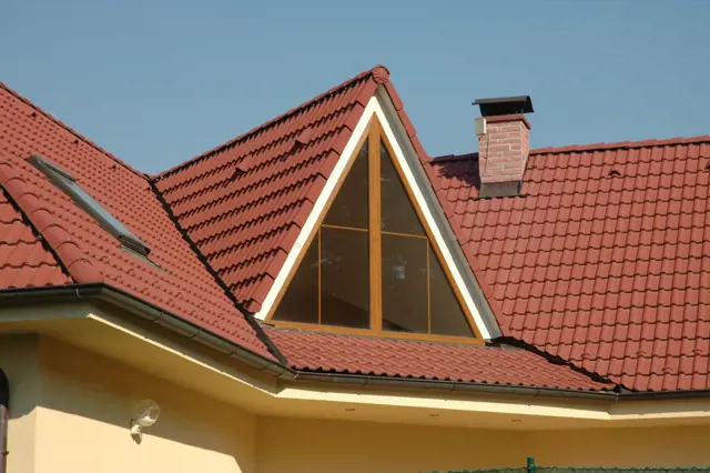 Když střecha, tak betonová taška. Dlouhá životnost i dostupná cena