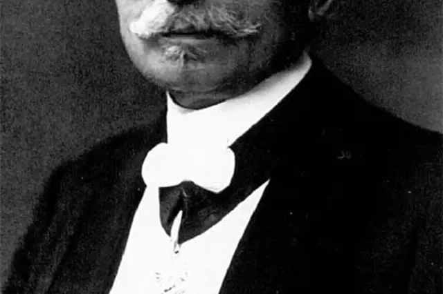 Před 100 lety zemřel mistr královského skla Ludwig Moser