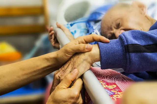 Paliativní sestra odhaluje: Tyto 3 věci se stávají většině lidí před smrtí