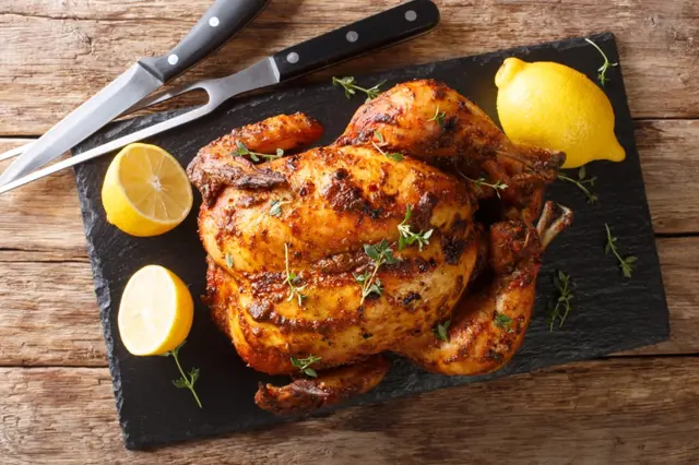 Jak nejlépe upéct kuře: Skvělý způsob, jak se nepřipravit o chuť a vůni