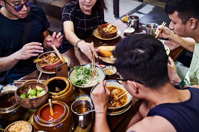 Gastronomická cesta na skútru odhaluje pravou tvář vietnamské kuchyně