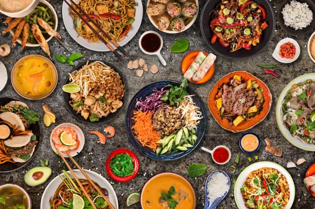 Překvapte rodinu asijským menu: Vyzkoušejte 3 recepty na asijské delikatesy a pochutnáte si