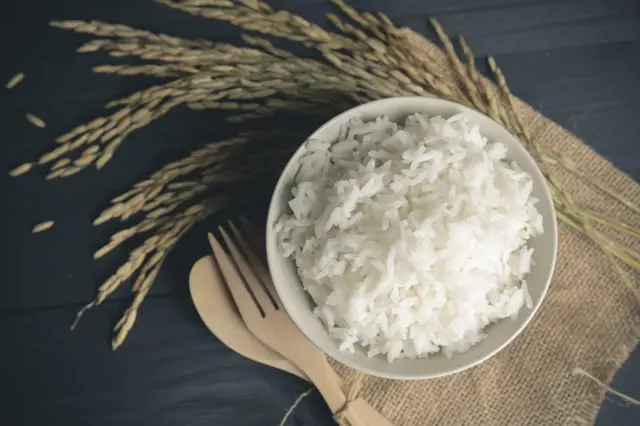 Jak správně uvařit rýži v troubě: Spolehlivý návod krok za krokem