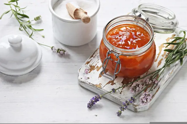 Meruňková marmeláda s levandulí: Jednou ochutnáte a jinou už dělat nebudete