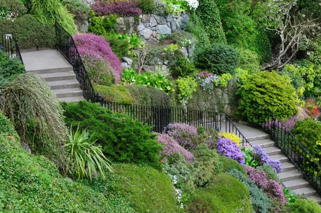 Inspirace pro vás: Nejkrásnější zahrady ve svahu, které lze zvládnout svépomocí
