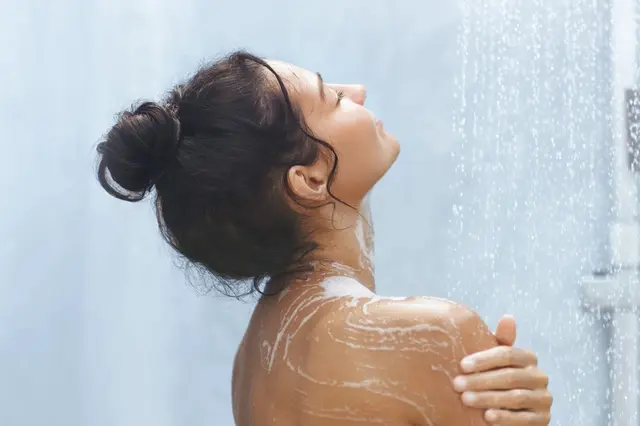 Sprchové kouty bez koutů. Proč je conservatory shower hitem roku 2025?