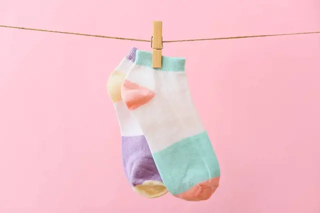 Jak vyzrát na ponožkožrouta: S tímto trikem se vám ponožky ztrácet nebudou