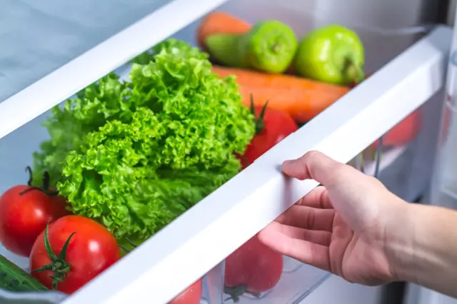 Seznam zeleniny, která nesmí do lednice, protože ji chlad znehodnotí