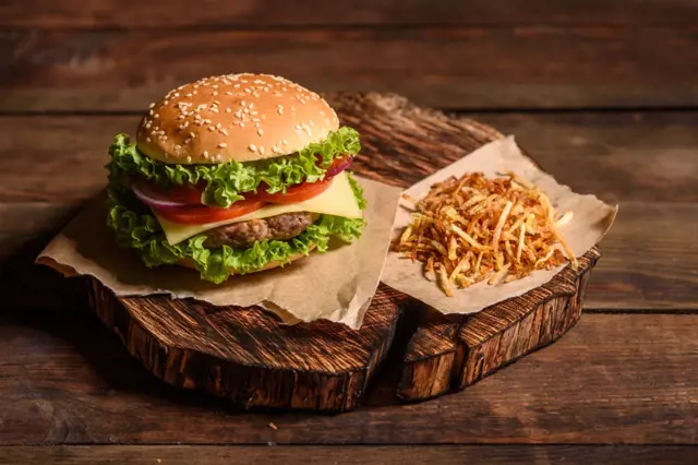Historikové našli recept na hamburger ze starého Říma. Chutná skvěle i dnes