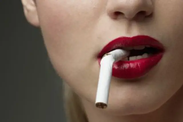 Test pro kuřačky: Jak staré jsou vaše plíce?