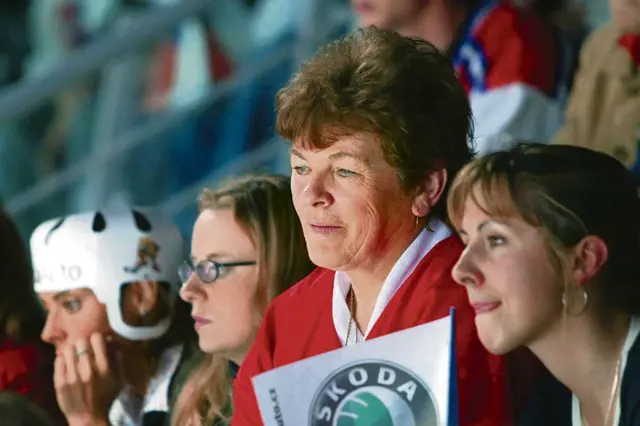 Hokejová máma: Co všechno podstupují maminky malých hokejistů? Čtěte 5 životních příběhů
