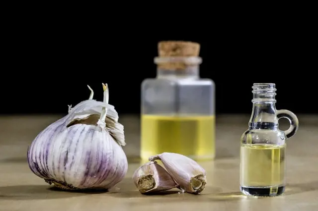 Domácí česneková tinktura: Využijte léčivé účinky česneku