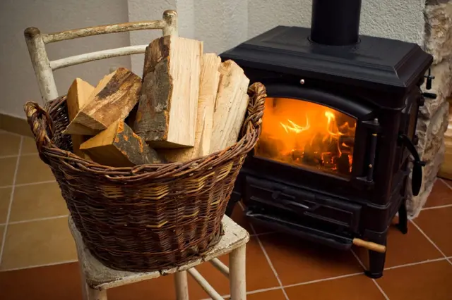 Chytrý nákup dřeva na topení - které je nejlepší a jak co nejvíce ušetřit?