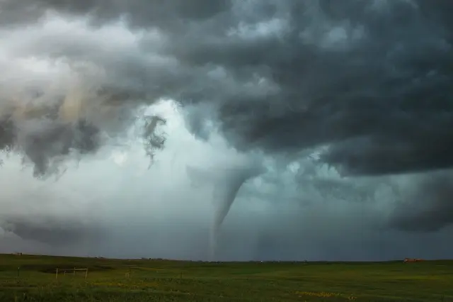 Bouře v temnotě: Klimatická změna posouvá děsivá tornáda do nočních hodin a nových oblastí