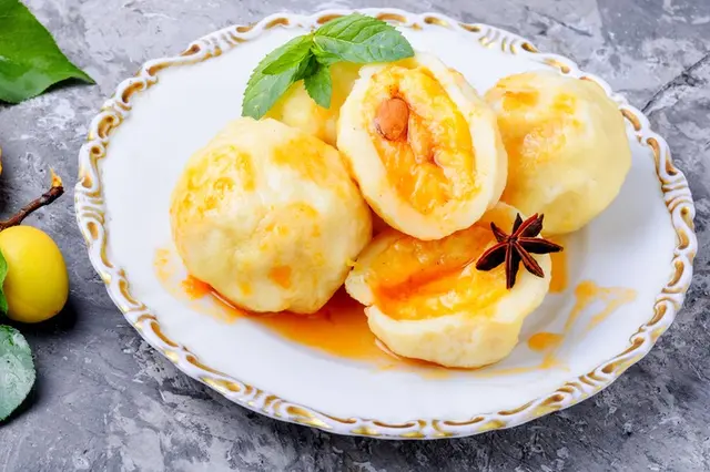 Meruňkové knedlíky: Recept, díky kterému se pokaždé skvěle povedou 