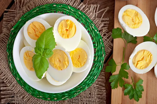 Vařené vejce: Jak dlouho vydrží a jak poznáte, že už je zkažené?