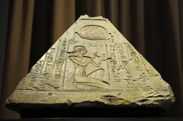 Špička pyramidy v Gíze skrývá tajemství: Jak se k záhadnému objektu staví vědci?