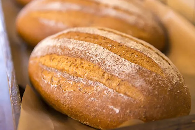 Domácí chleba: Nejlepší a nejrychlejší recept, co zvládne i dítě