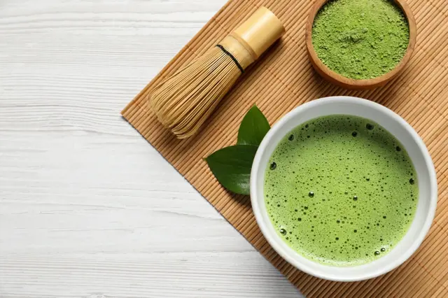 Zázrak, který zpomaluje stárnutí. 3 důvody, proč pít zelený čaj matcha každý den