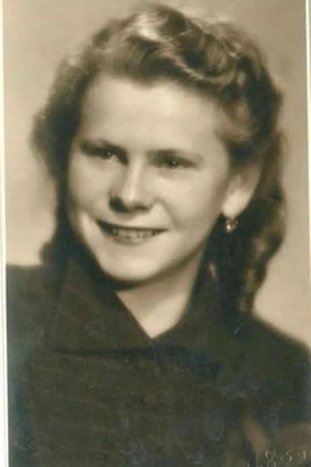 Celou základní školu studovala paní Hedvika v době probíhající 2. světové války.