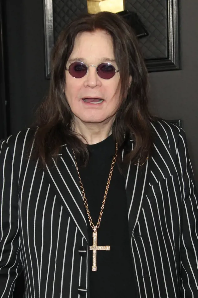 Po oznámení vážné nemoci se objevil samotný Ozzy Osbourne. Zvolil klasiku.
