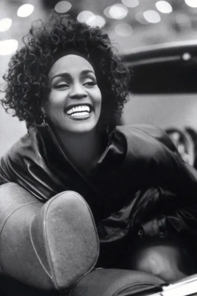 Archivní fotografie z filmu Whitney, 2018