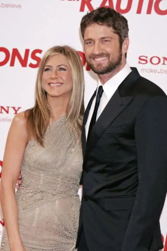 V akční romanci Exmanželka za odměnu byla jeho partnerkou Jennifer Aniston