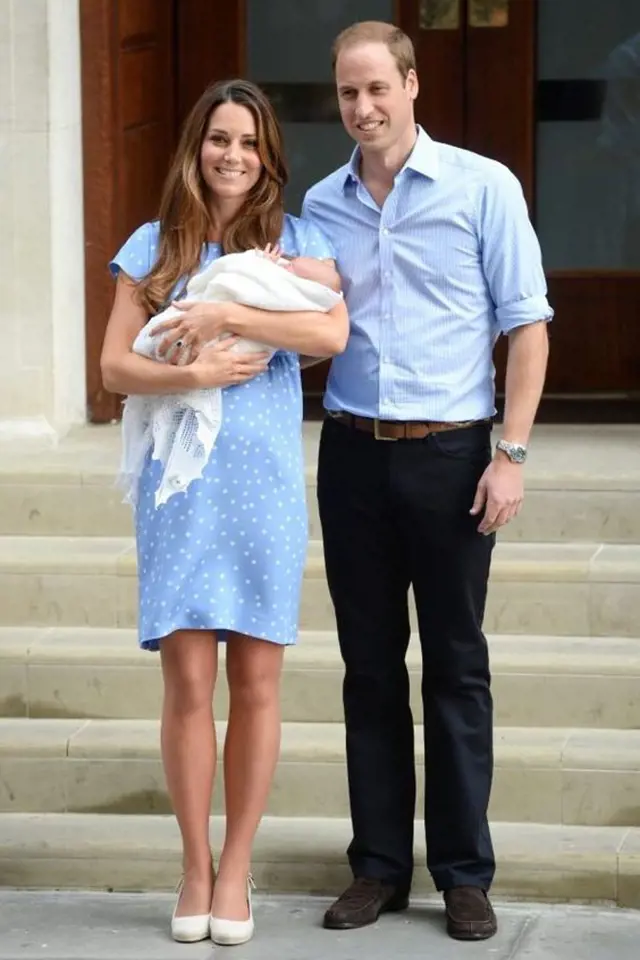 Vévodkyně Meghan a princ Williams dodržely tradice u všech tří dětí (na snímku s prvozozeným princem Georgem).