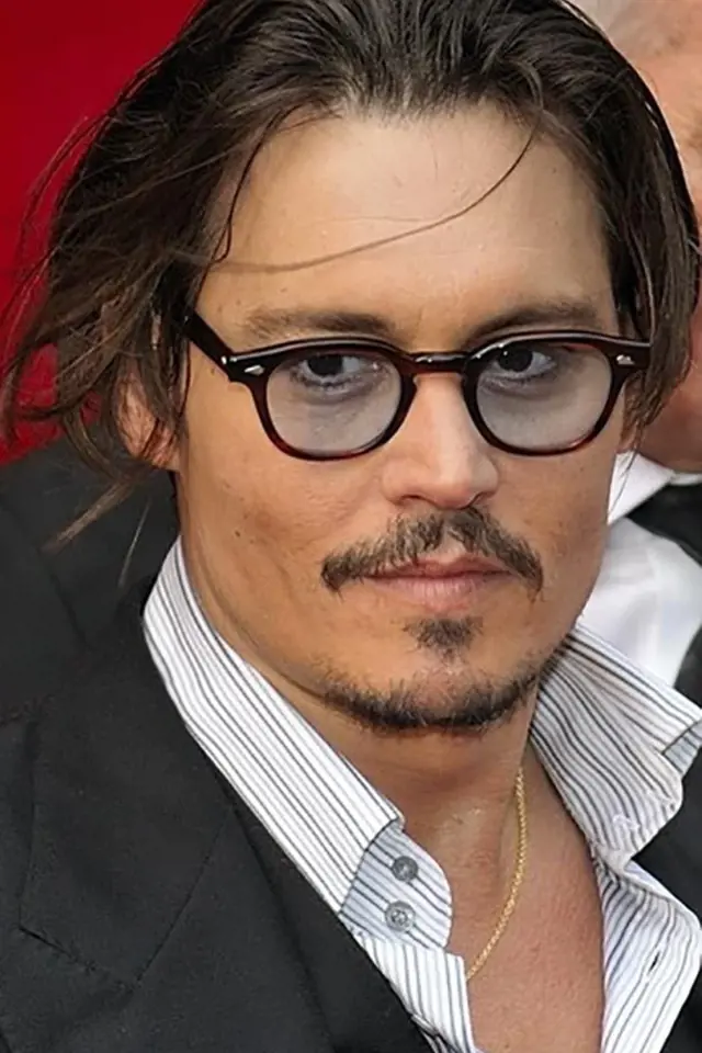 Johnny Depp se živil... prodejem per??