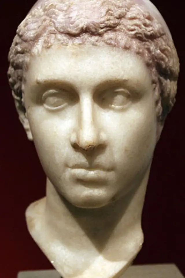 Busta královny Kleopatry, vystavená v Berlíně