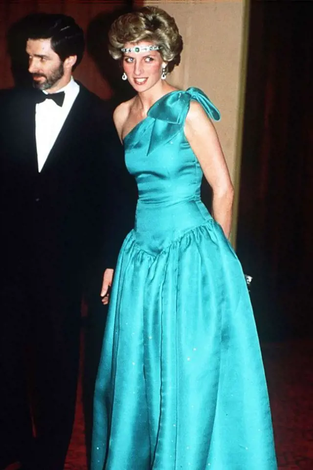 Stejně jako vévodkyni Kate, i princezna Diana měla pro tuto barvu slabost.
