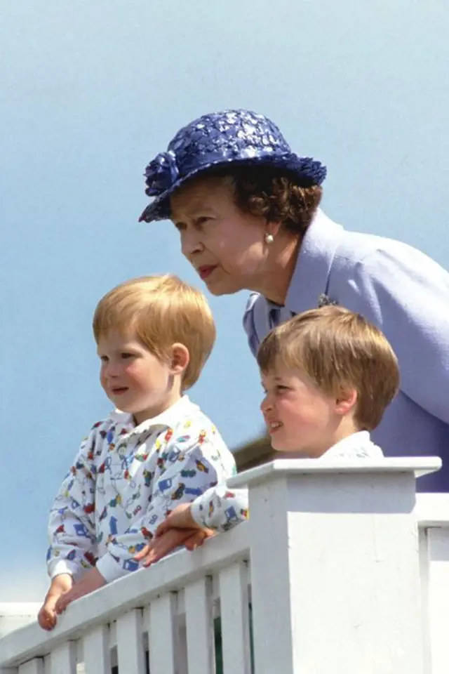 Chvíle, kdy byla královna Alžběta obyčejnou babičkou, byly vzácné.