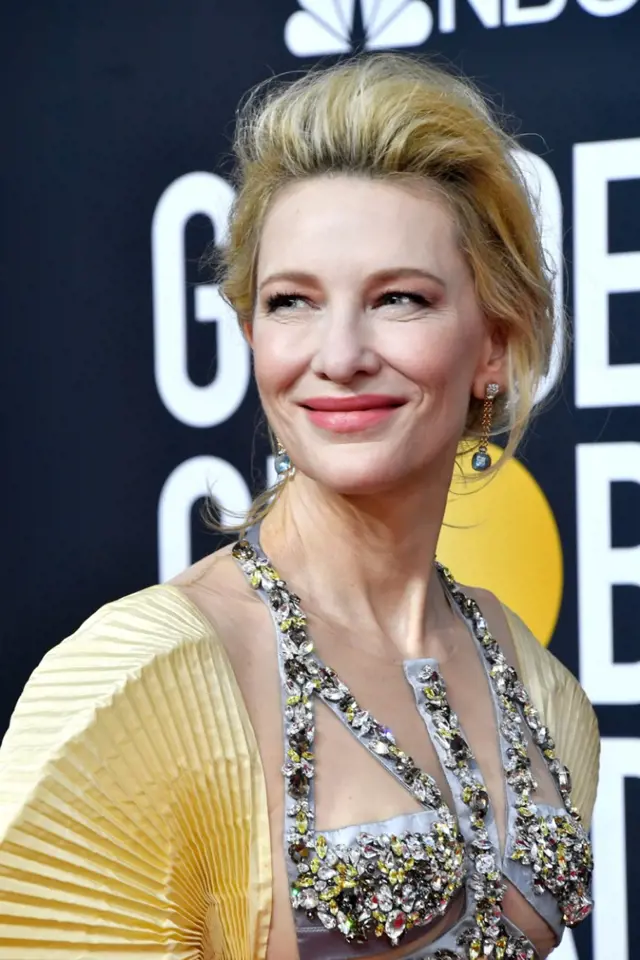 Cate Blanchett to s "vílím lookem" přehání.