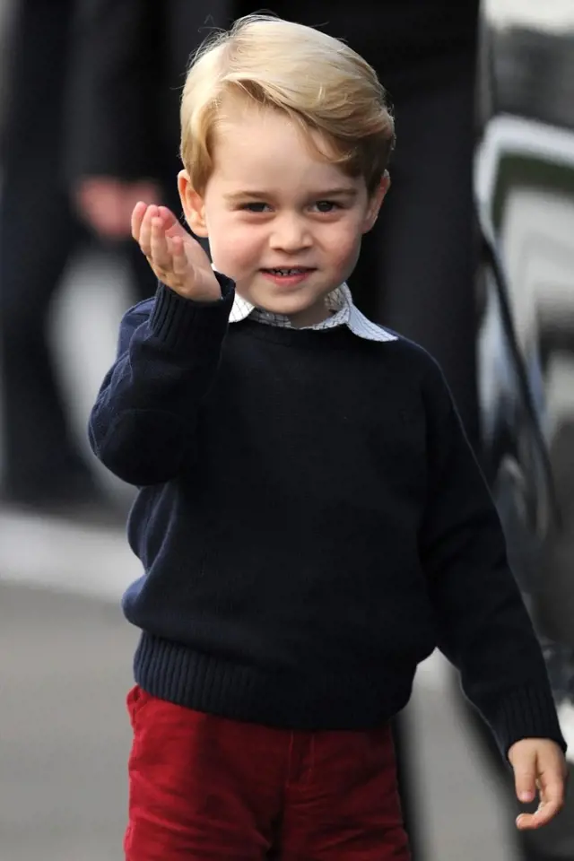 Je nejstarším dítětem prince Williama a Kate Middleton. 