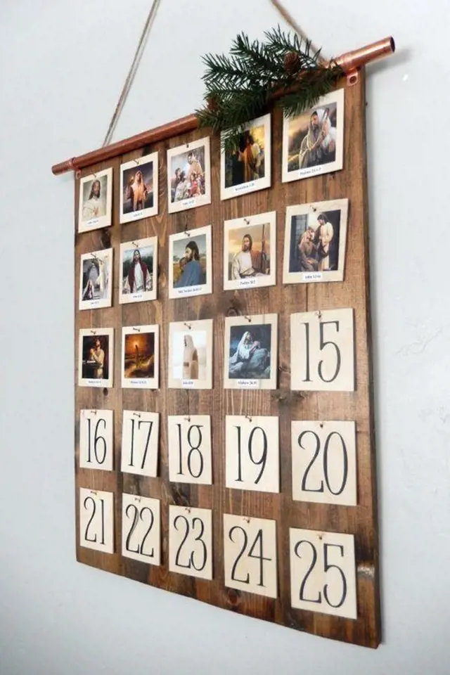 Adventní kalendář s vánočními obrázky