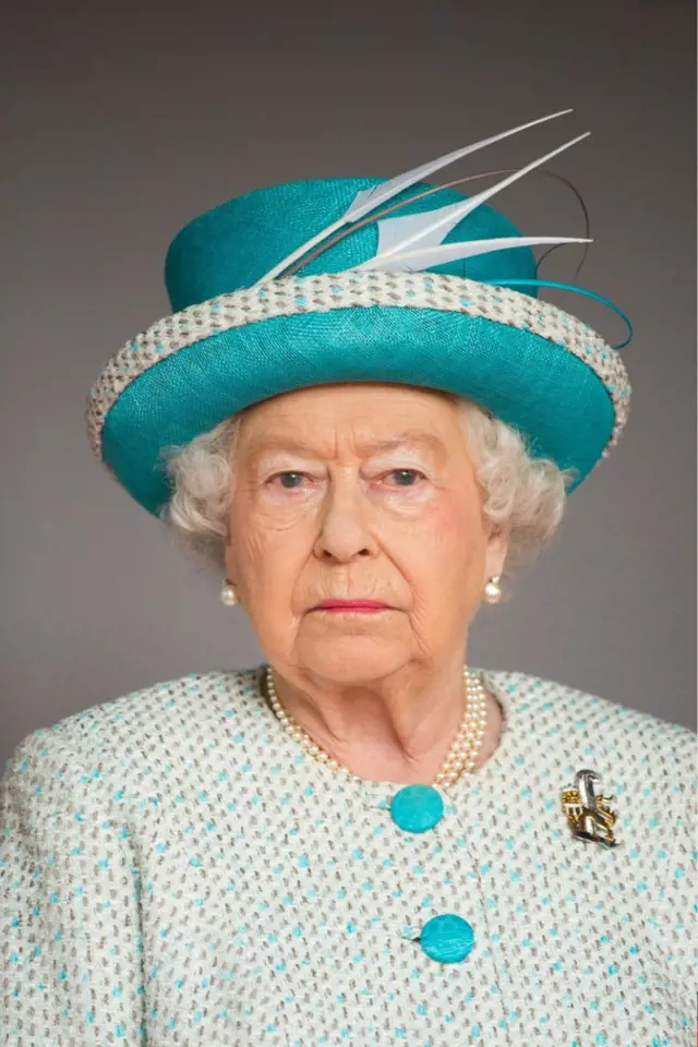 Královna Alžběta II. je i ve svých pětadevadesáti letech stále fit. 