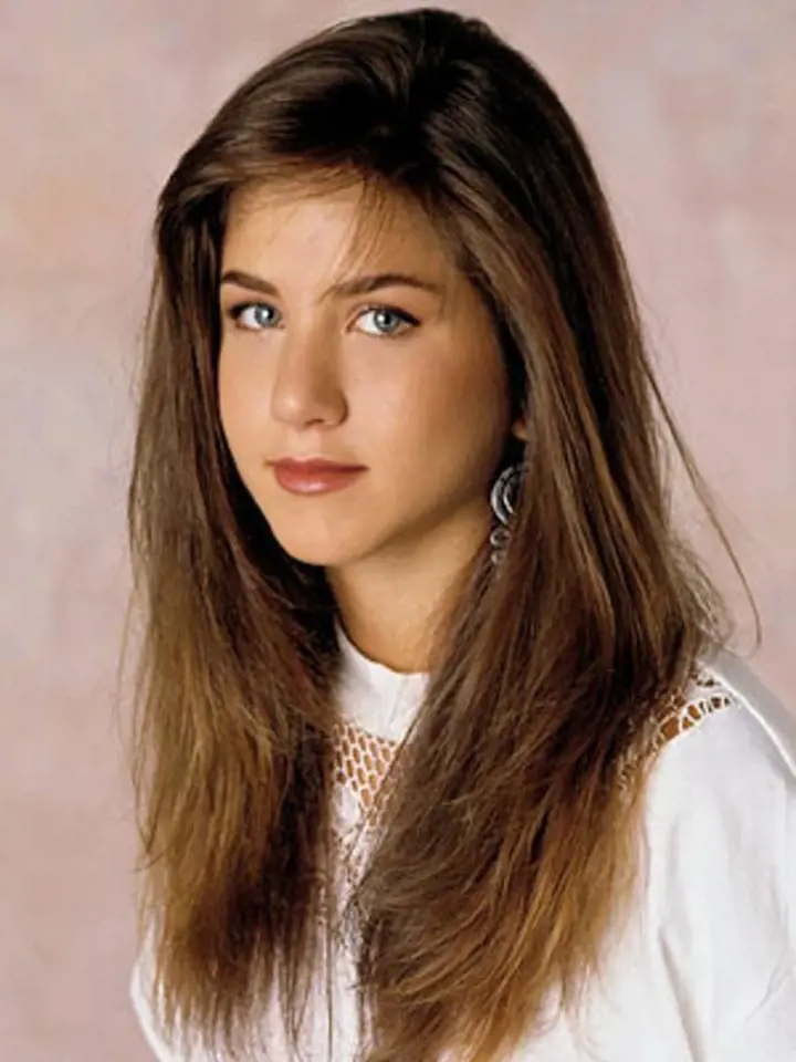 21 let - Jennifer Aniston v televizním seriálu Ferris Bueller, psal se rok 1990