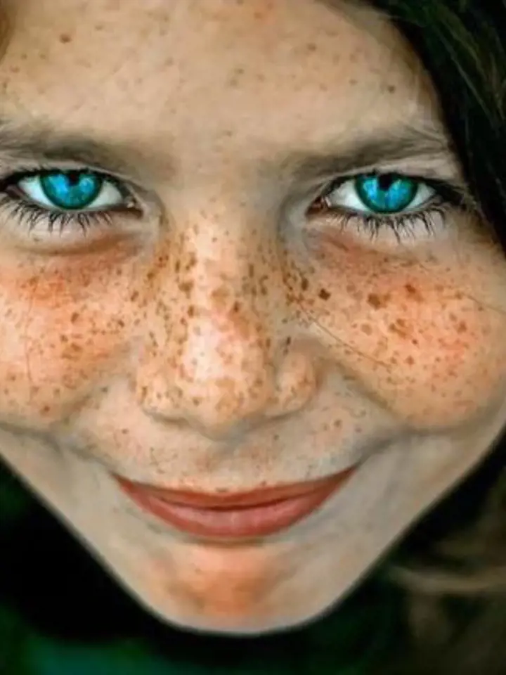 Kombinace rezavých vlasů a modrých očí se nejvíce vyskytuje u lidí s keltskou krví