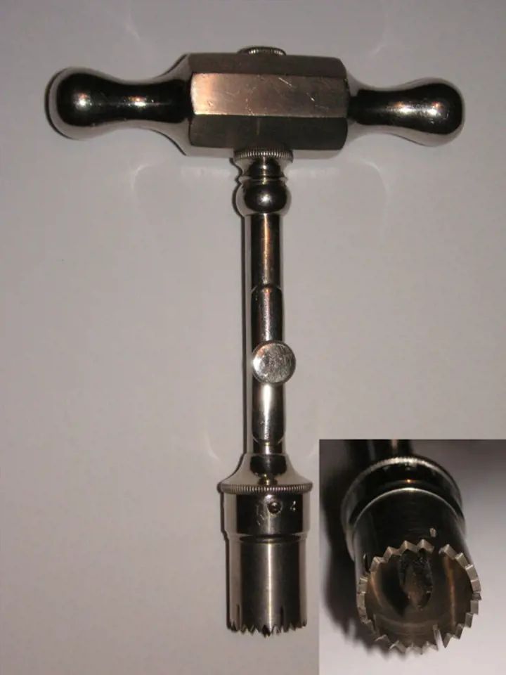 Trepanační nástroj z 2. poloviny 20. století